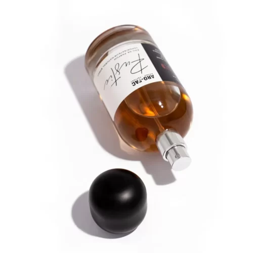 Rustic - Parfum bărbătesc elegant cu note lemnoase și condimentate